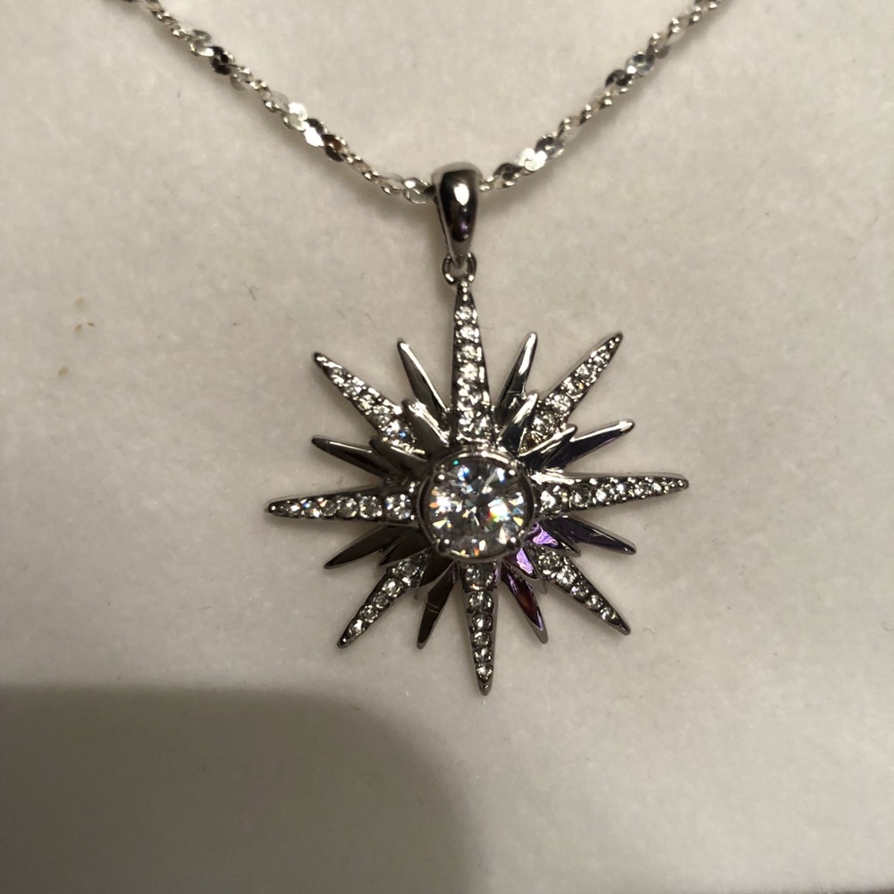 Piercing pagoda silver snowflake star necklace
